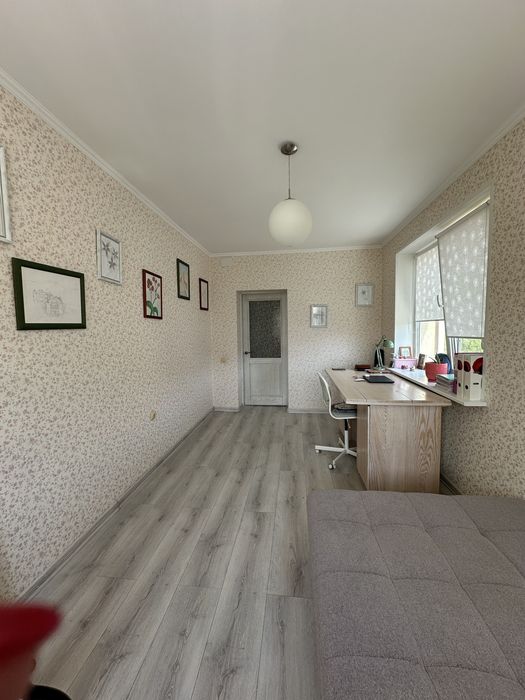 Продаж квартири 130.4 м.кв., вул. Івасюка / Винники