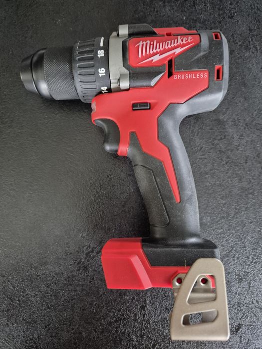 Akumulatorowa wiertarko wkrętarka MILWAUKEE M18 CBLDD NOWA