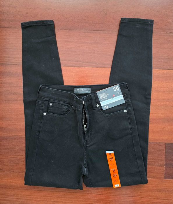 NOVAS com etiqueta | Calças de ganga pretas skinny, tamanho 36
