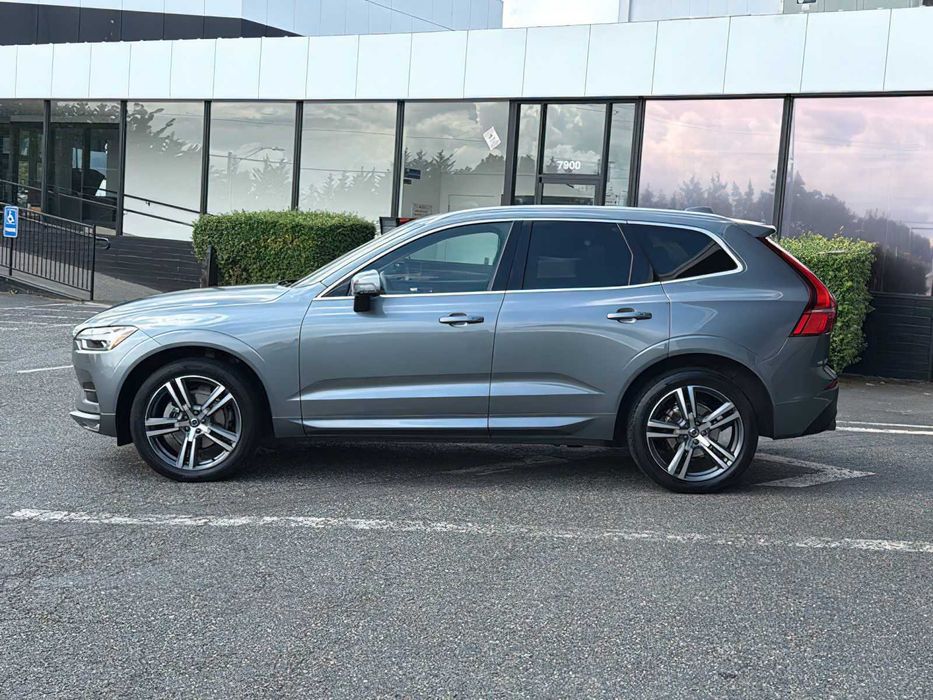 Volvo XC60 T5 Momentum      2020