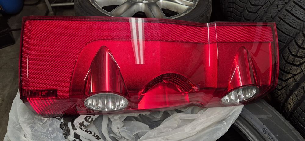Lampa lewa tylna Volkswagen Crafter