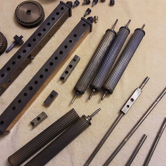 Części do starych zegarów