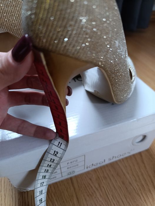 Złote szpilki rozmiar 36