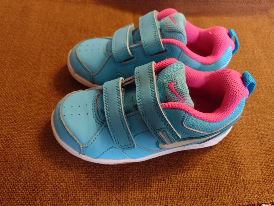 Buty sportowe Nike, rozm. 26