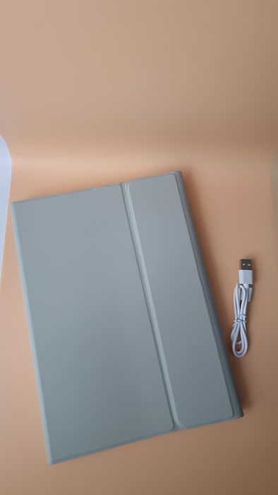 Klawiatura Bluetooth z magnetycznym etui do Samsung Galaxy Tab A9 Plus
