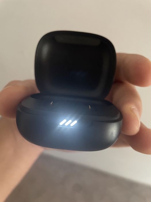 Carregador Portátil JBL LIVE PRO+ para Auriculares