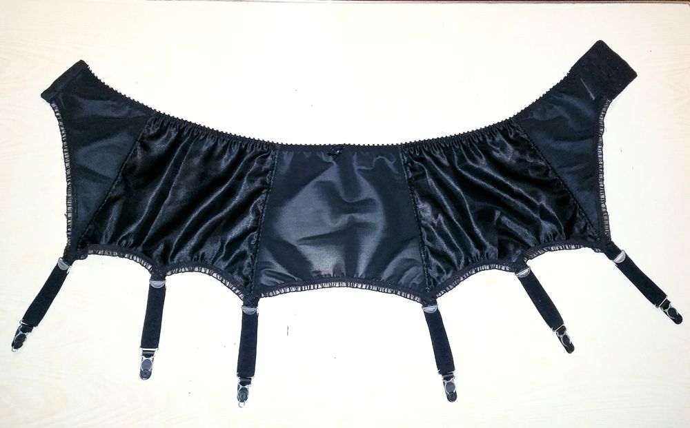 Ретро пояс для чулок на 6 железных пажах размер XL-XXL  Цена снижена