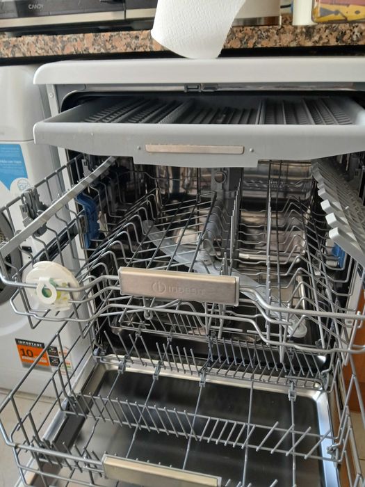 Máquina lavar loiça indesit na garantia