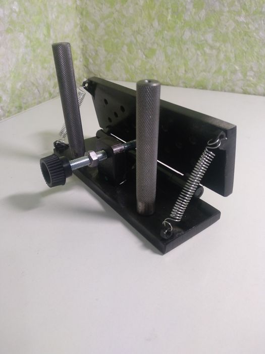 Приспособа для спусків ножа