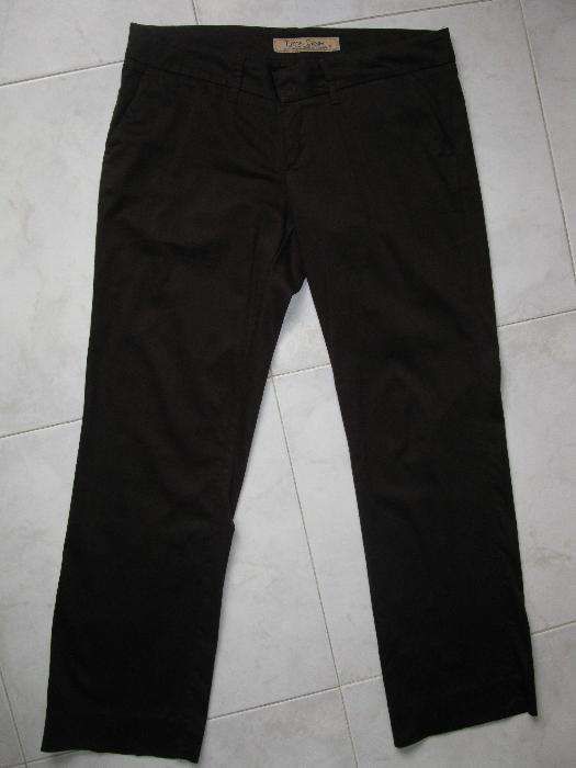 Calças de senhora tipo "chinos" marca Tiffosi Denim, cor castanho.