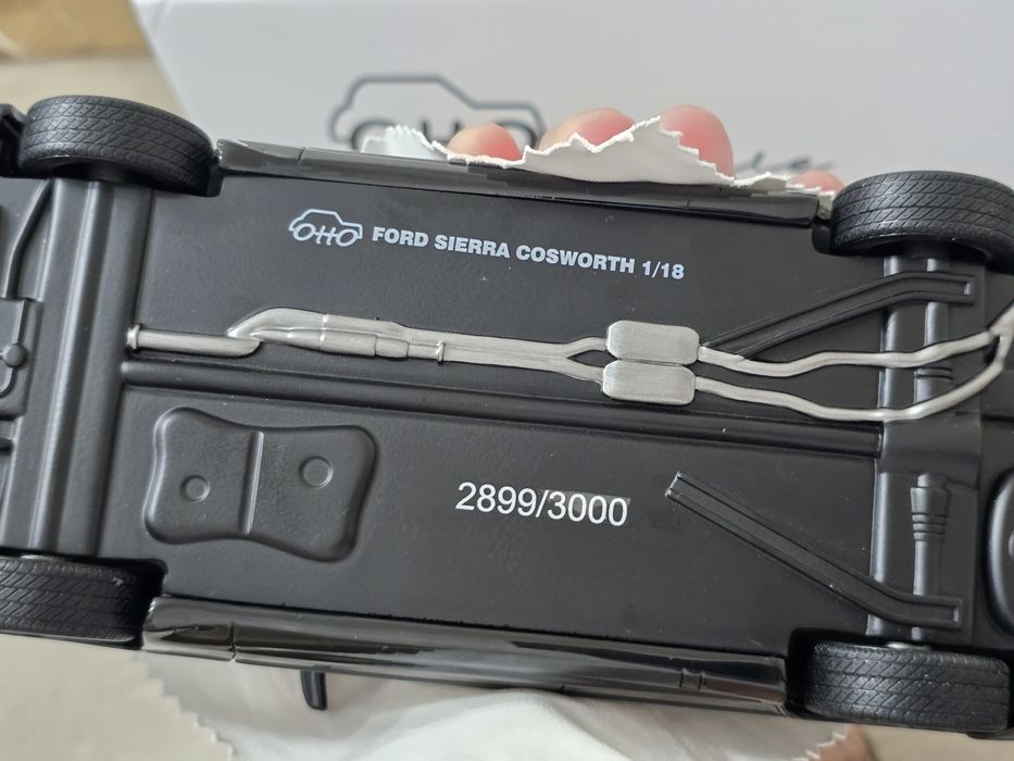 Miniatura 1/18 Ford Sierra Cosworth