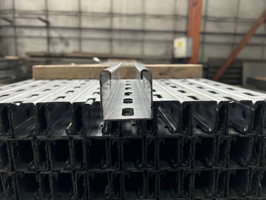 Профіль для кріплення сонячних панелей