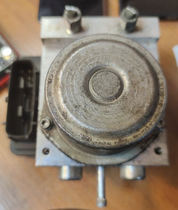 Блок АБС ABS Nissan leaf xtrail t31 td8405