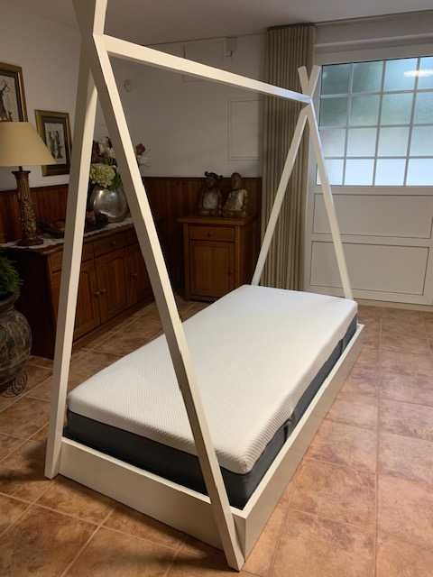 Cama estilo Montessori madeira branca maciça