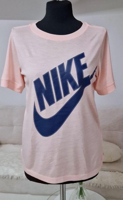 T- Shirt z nadrukiem" Nike".