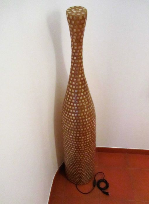 Candeeiro de chão / Iluminária em resina e madre pérola