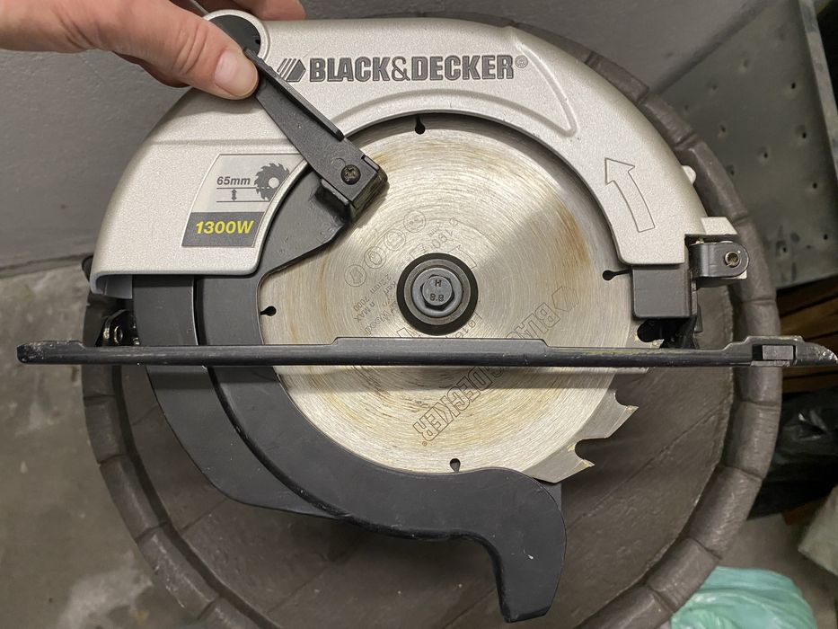 Pilarka tarczowa Black & Decker KS1300 1300W  | stan BDB | karton