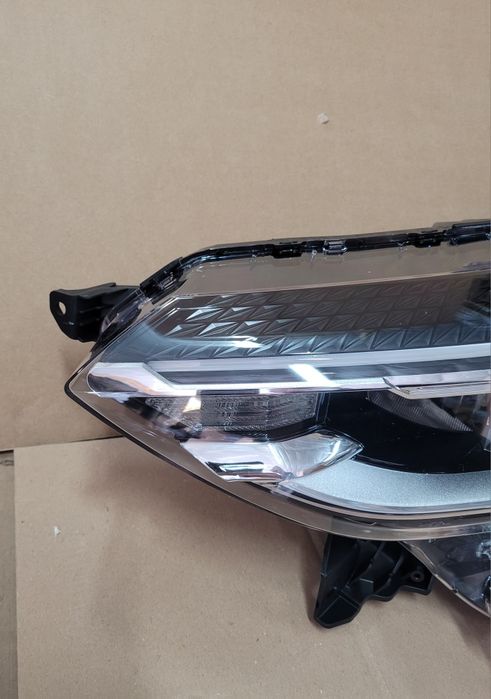 Renault Arkana lampa przednia lewa kompletna