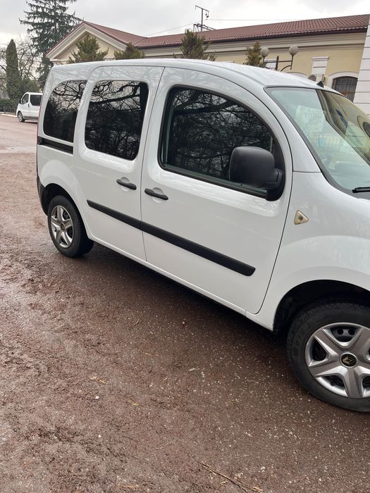 Рено кенго пасажир