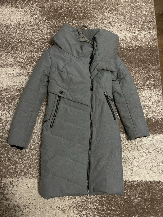 Зимовий пуховик S