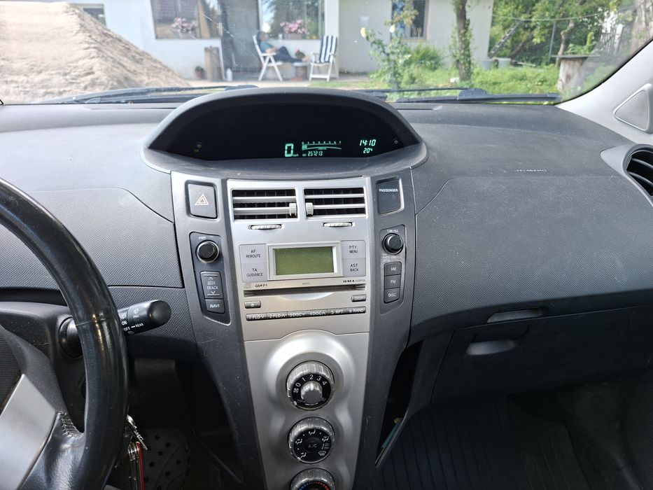 Toyota Yaris 1,3. 07