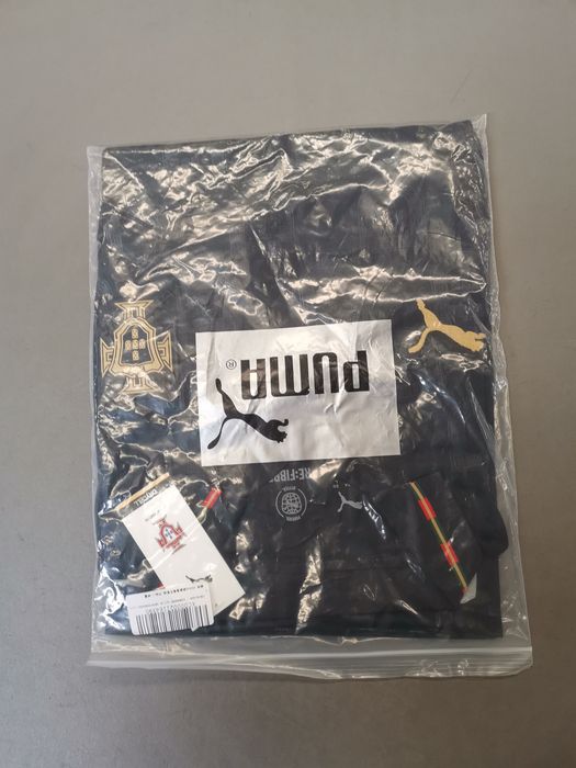 Nova camisola preta da selecção de Portugal