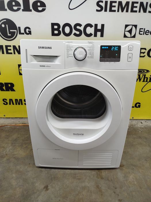 Сушка для одягу фірми Samsung, модель DV70F5E0HGW