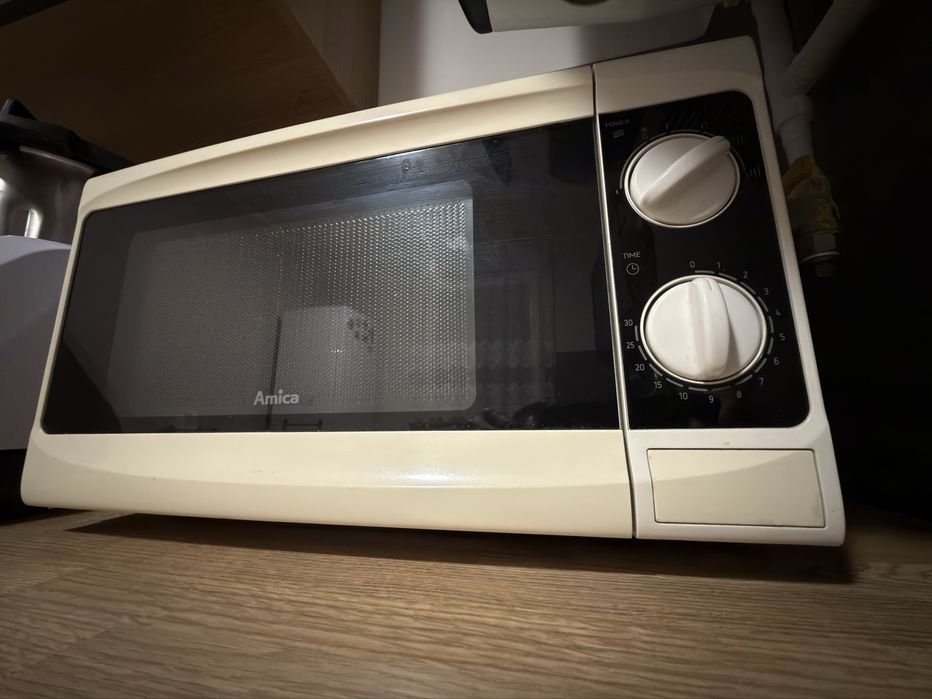Kuchenka mikrofaliwa Amica
