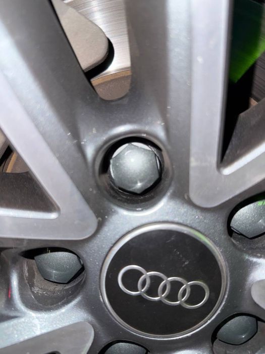 Ковпачки на болти Audi Ауді 17MM original 4M0-601-173-A