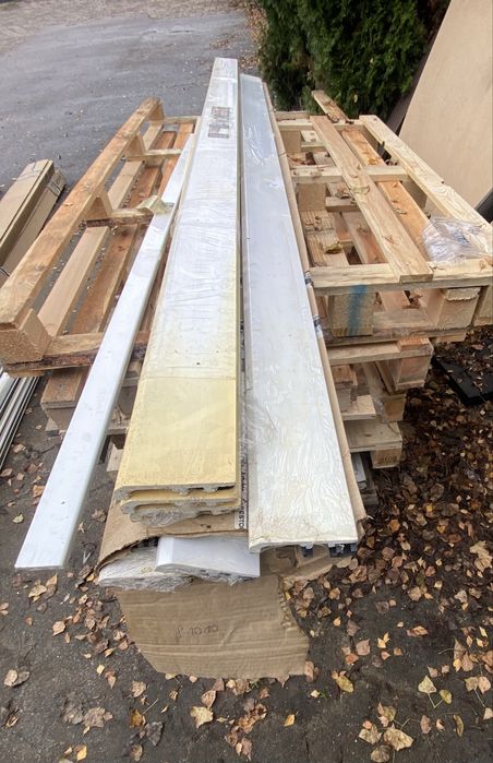 Listwy przypodłogowe z wyprzedaży Arbiton Vega różne modele