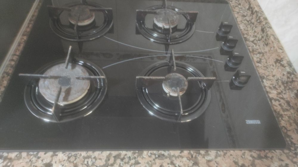 Máquina lavar roupa loiça e placa a gás