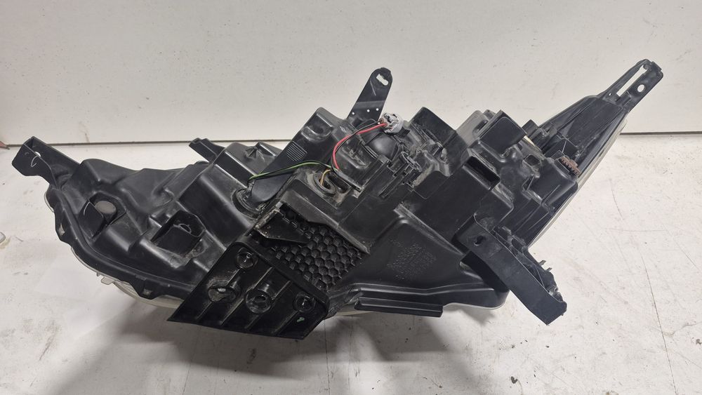 Lampa przednia Nissan Qashqai