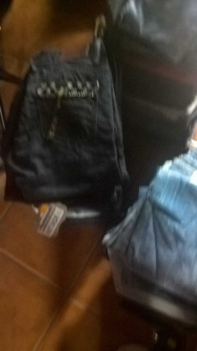 lote de 77 calças para mulher .novas com etiqueta