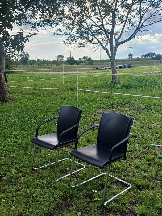 Dwa mocne krzesła