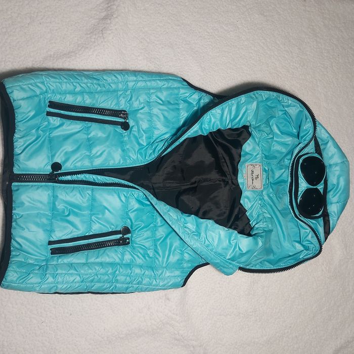 Жилетка ,спортивная,молодежная