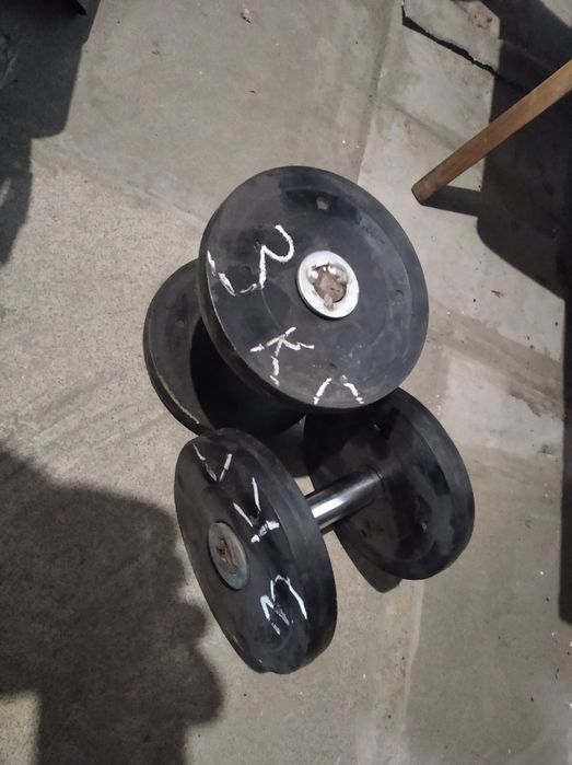 Продам гантели бу1 3кг