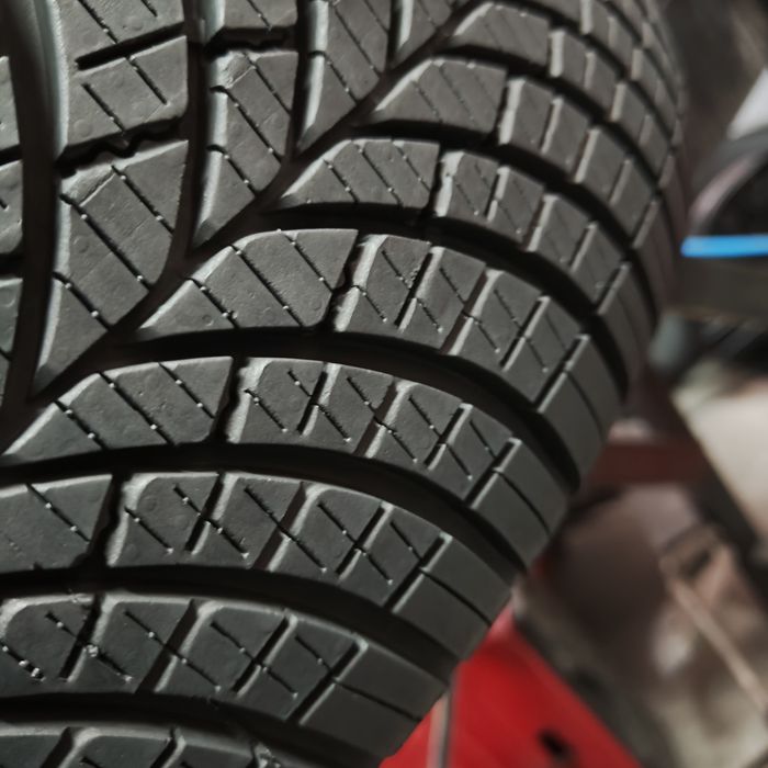 215/60/17 XL Goodyear z 2025 roku