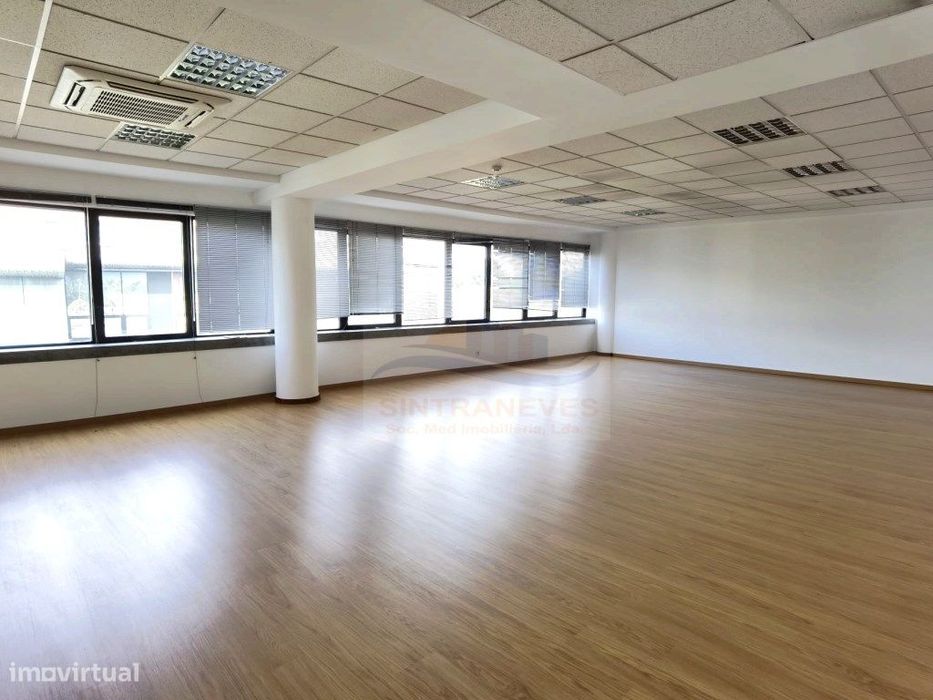 Escritório com 102,90m2 com segurança, elevador e copa junto Alegro...
