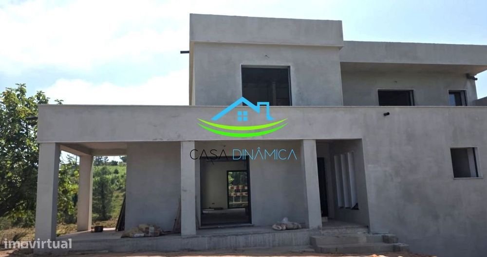 Moradia T5 Nova Geminada em Buarcos – Figueira da Foz