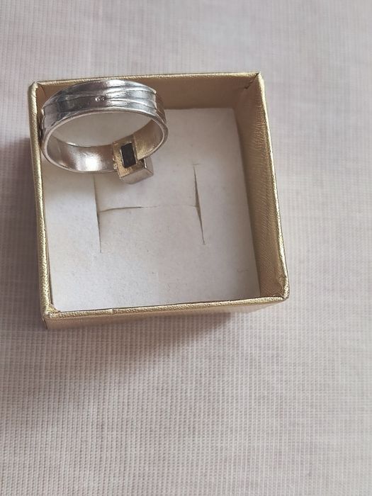 Pierścionek srebrny z lapis lazuli