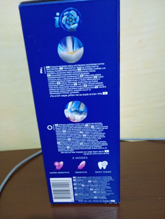 Електрична зубна щітка Oral-B iO Series 2 у чорному кольорі (Night Bla