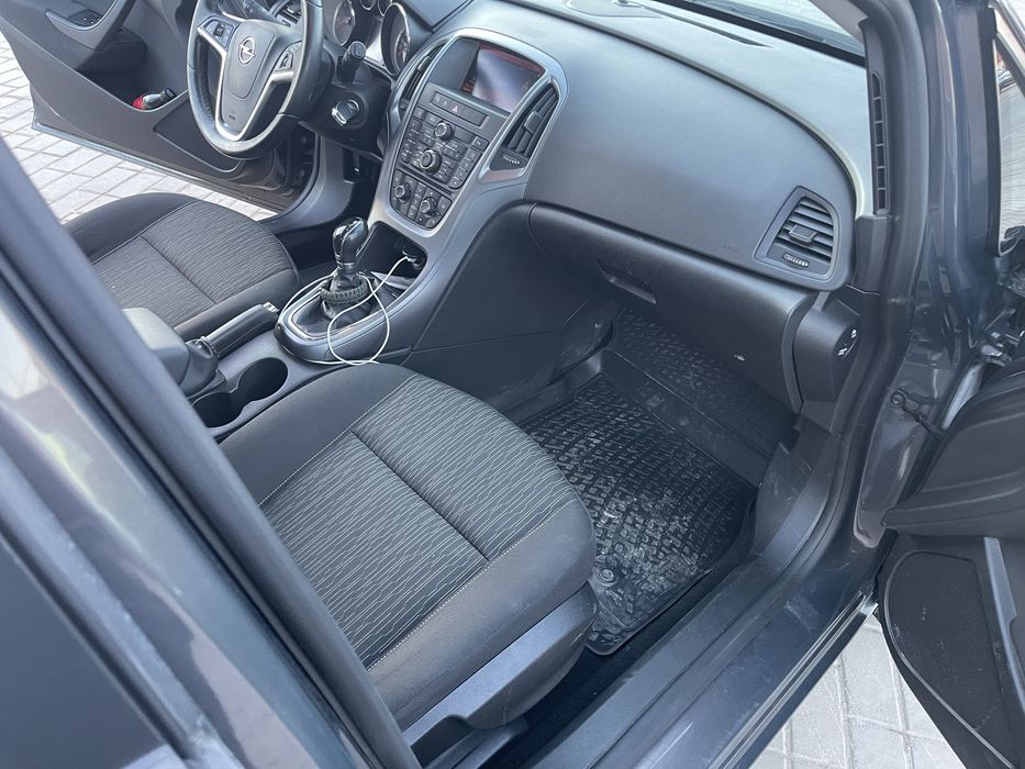 Opel Astra 2015 продам