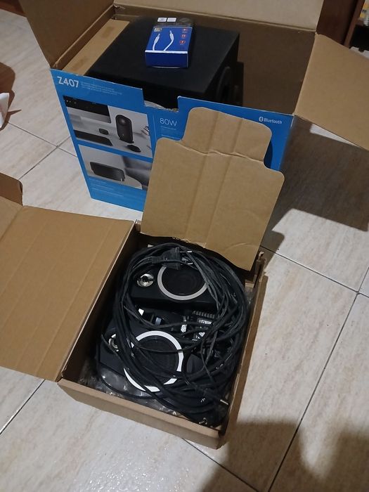 Colunas Z407 Logitech subwoofer