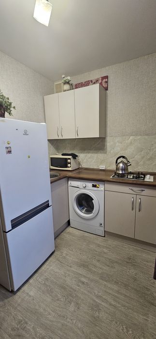 ПОСУТОЧНО  Одесская Зерновая ХНУВС Гагарина2 эт с балконом