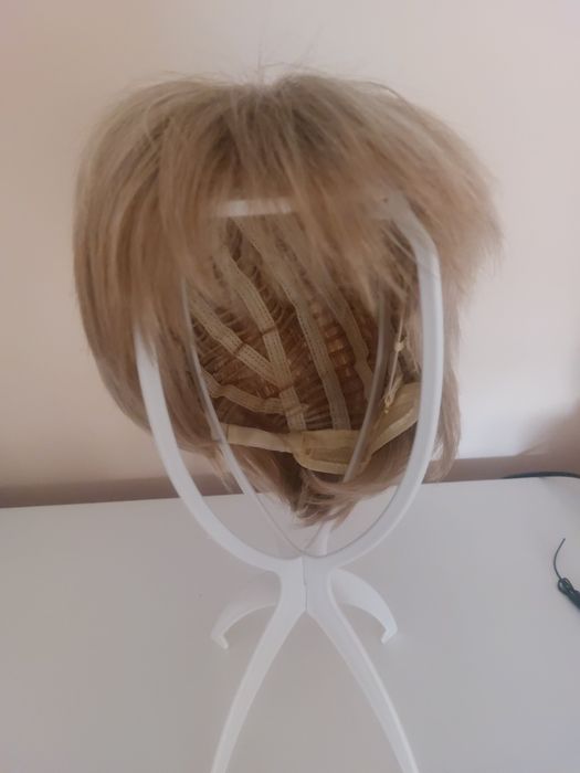 Peruka syntetyczna blond