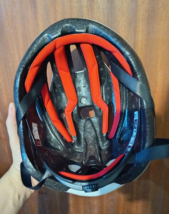 Capacete de ciclismo de estrada MET Strale