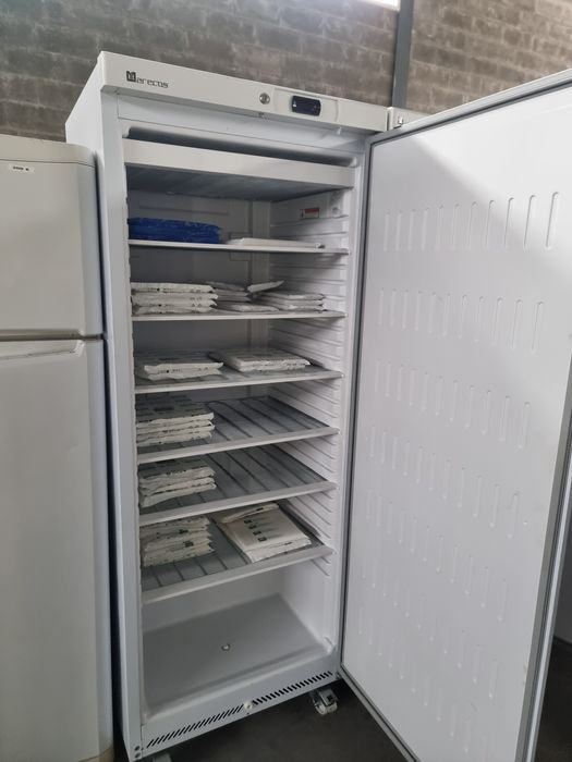 Congeladores verticais Arecos como novos!