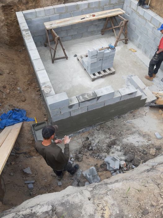 Кладка цегли, газоблоку | Будівництво стін