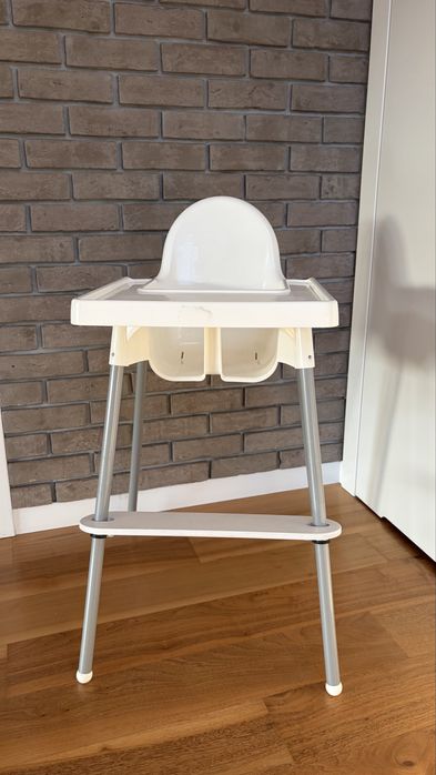 Krzeselko ikea Antilop z podnóżkiem biały + poduszka