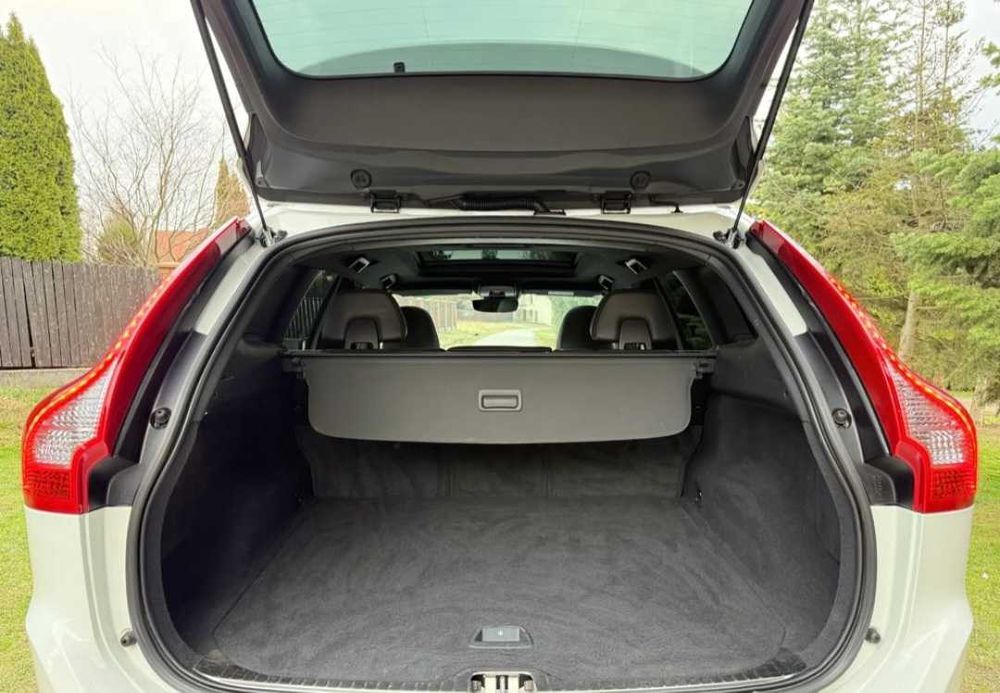 Продам Volvo XC60 2012 року 2.4 дизель